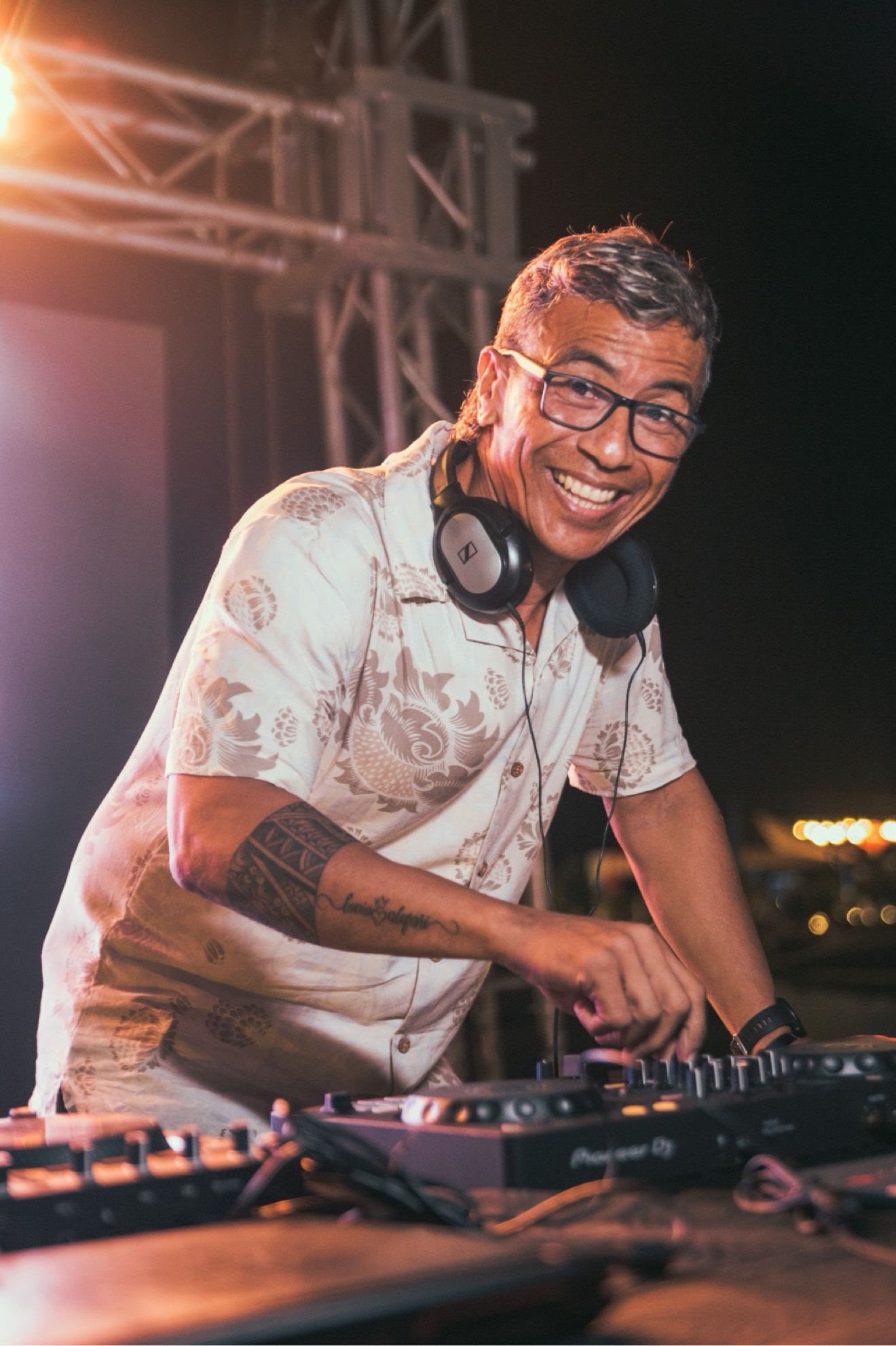 DJ K-Lixto en tarima · DJ K-Lixto on stage
